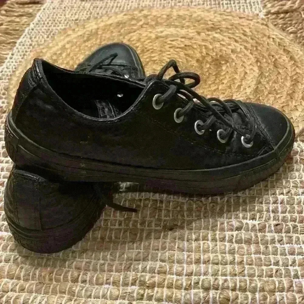 Converse - Picture 5 of 7